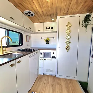 https://camper-estatico-solo-para-alojar-en-el-frente-del-mar.adeje-hotels.com